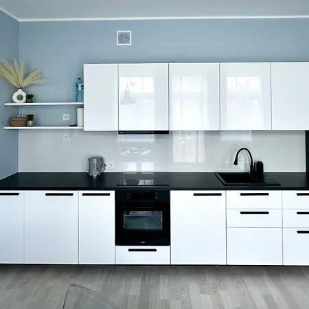 Apartment O4 *