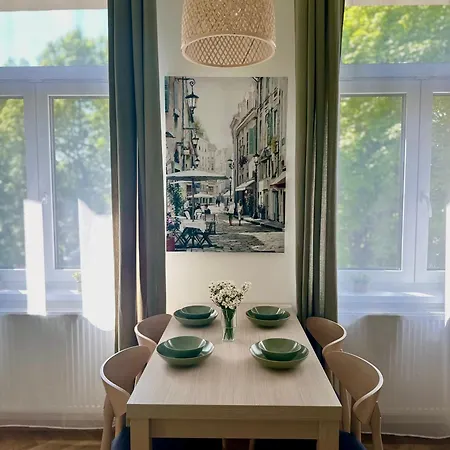 O4 Apartment *